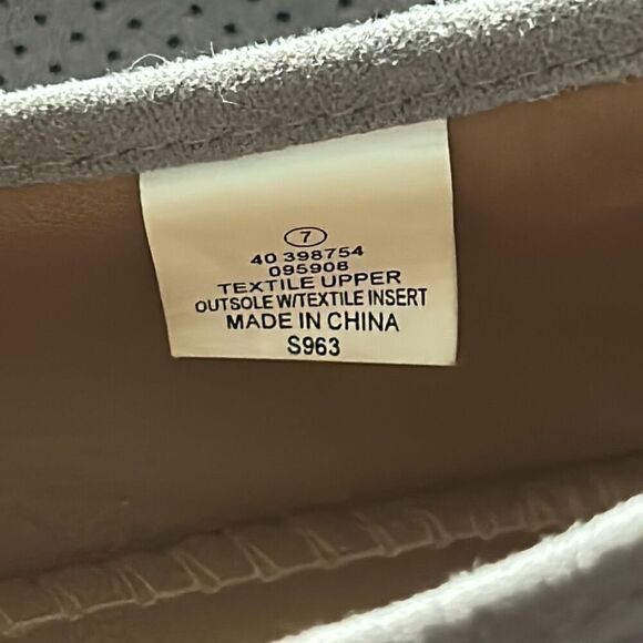 Tommy Bahama Gray Perforated Suede Slipon Comfort Loafer size 7 - Picture 7 of 7